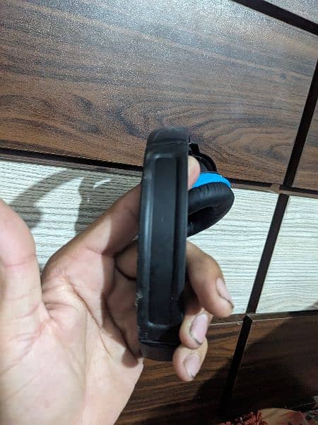 Chevrolet original headphones bass sound good battery timing 3