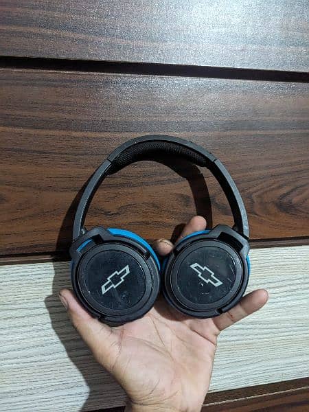 Chevrolet original headphones bass sound good battery timing 4