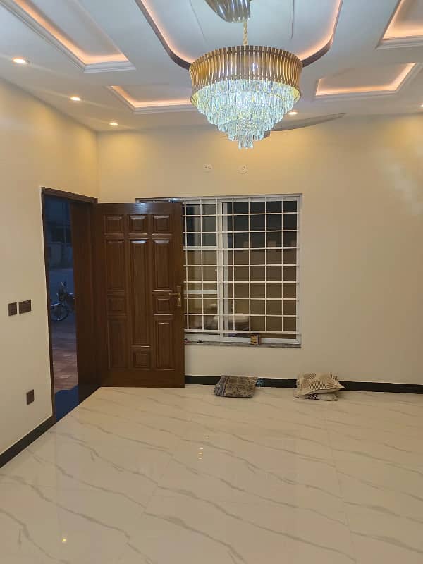 5 Marla House Available For Sale In Usman Block bahria Town lahore 3