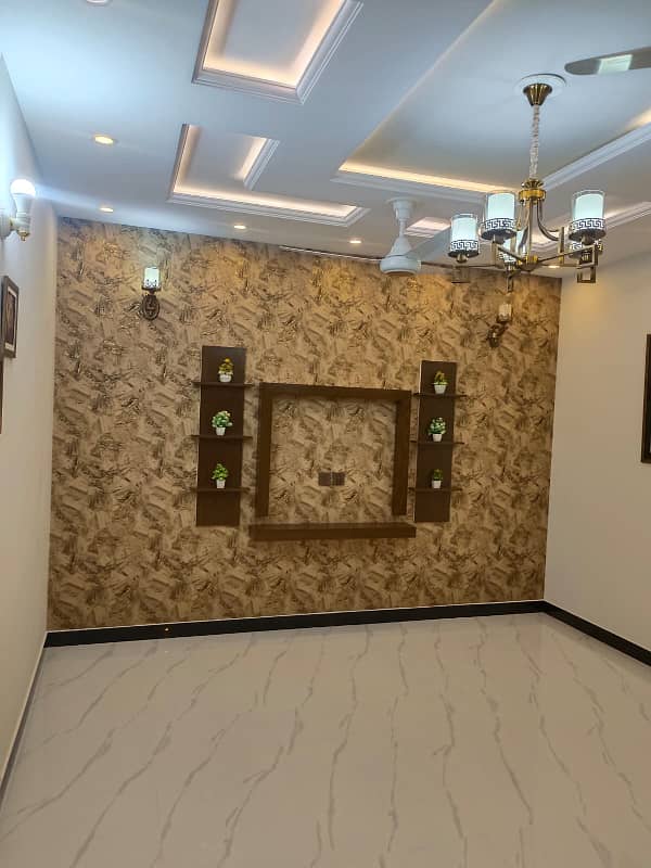 5 Marla House Available For Sale In Usman Block bahria Town lahore 23