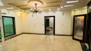 10 Marla House available For Sale In sector Jinnah Block Bahria Town Lahore