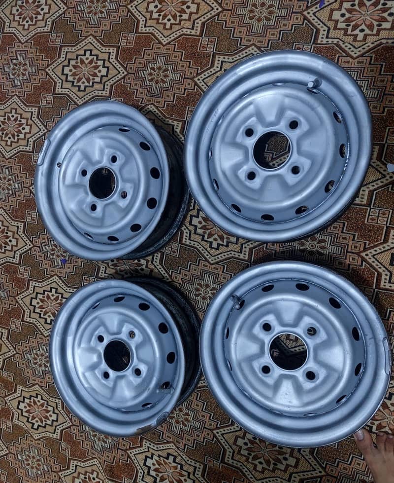 4 stubney 12'' inches rim size with 114 PCD size x 4 bolts 3