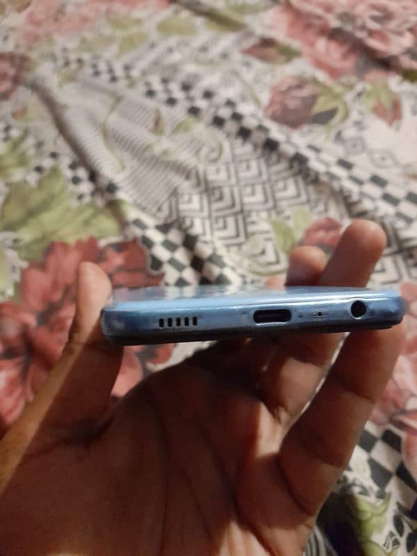 I am selling my mobile Samsung A32 6/128 3