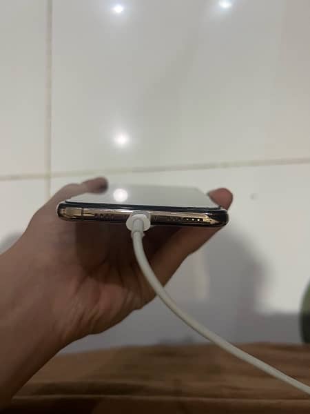 iphone xs max 256gb pta approved 4