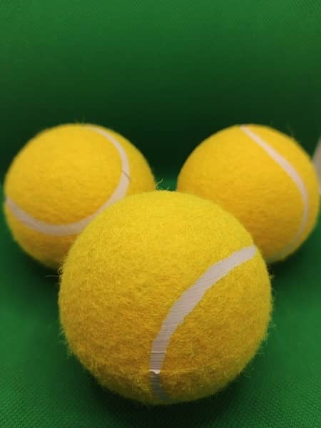 Top quality tennis balls are available 1