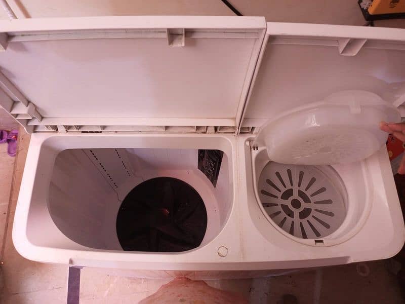 New condition Dawlance washing machine 2