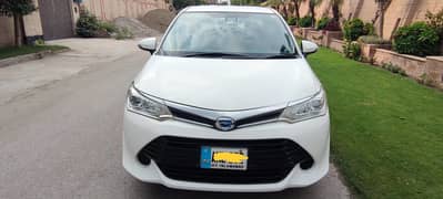 Toyota Corolla Axio Hybrid 1.5 2015