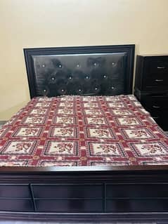 king size bed with side tables