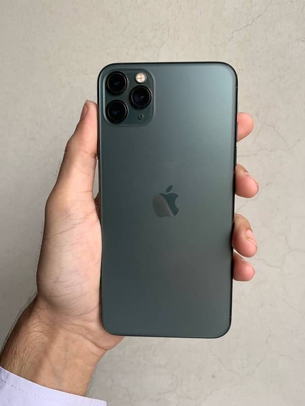 iphone 11 pro max 64 gb factory unlock lush condition 0