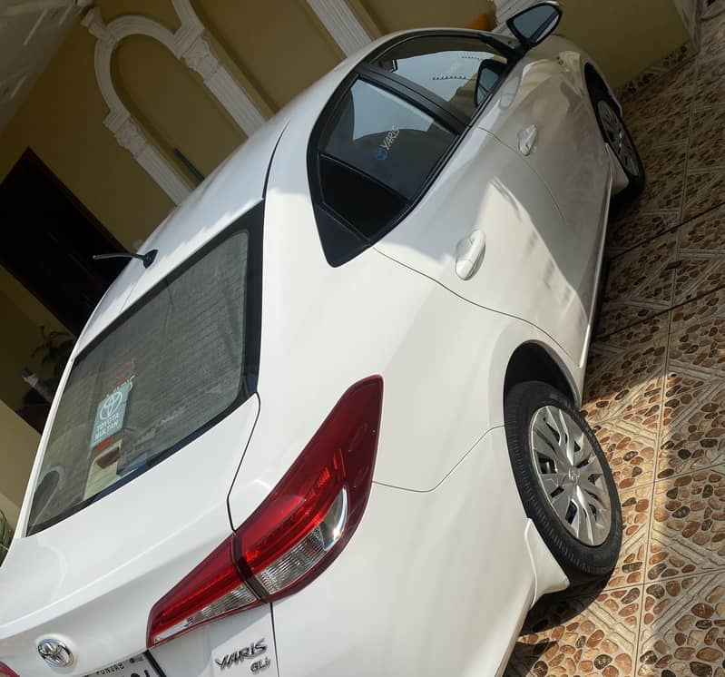 Toyota Yaris GLI Mt 2021 urgent sale 3