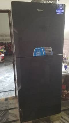 Gree Biggest 2 doors freezer in good condition