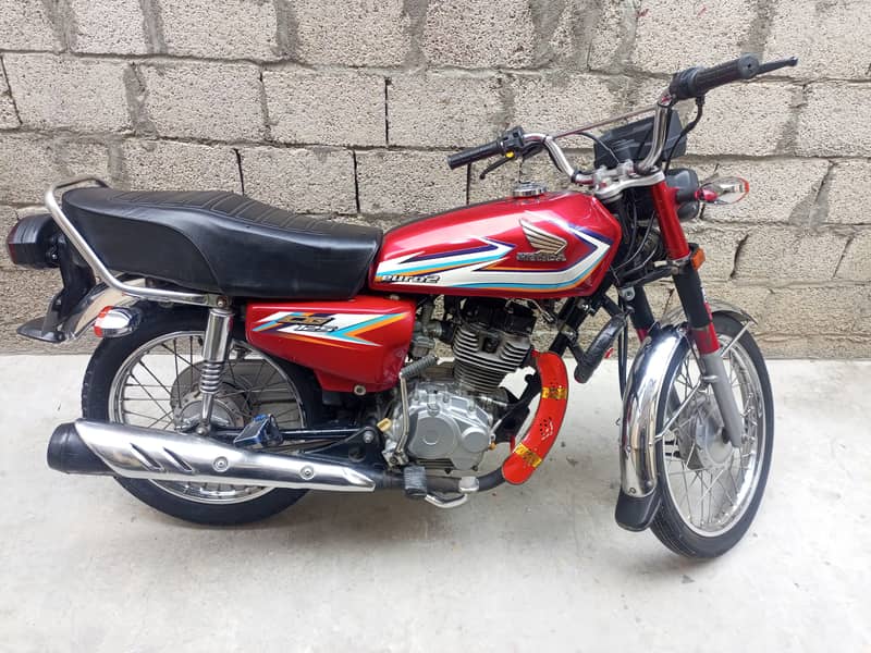 Honda 125 Model 2017 bhot achi condition document clear with biometric 5