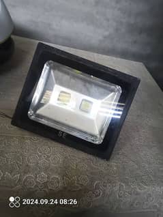 100 wat light for sell