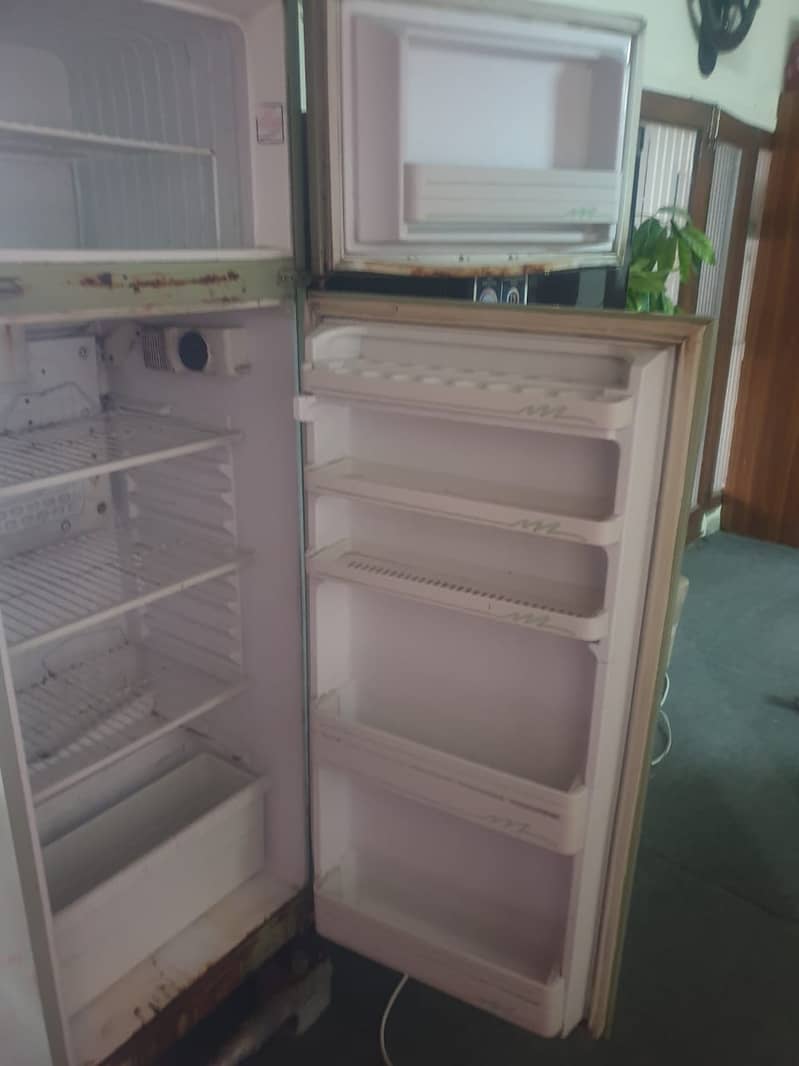 Fridge for sale 03338540153 3