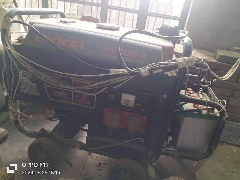 3500A Generator in Good Condition with battery 4