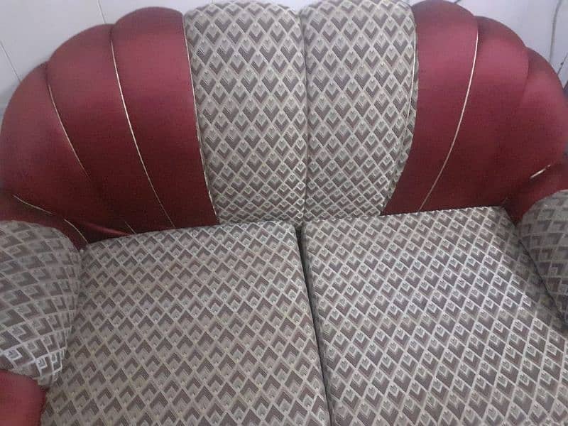 sofa in good condition 1