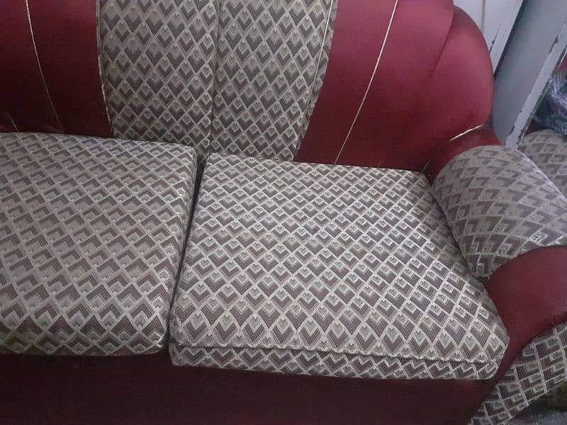 sofa in good condition 2