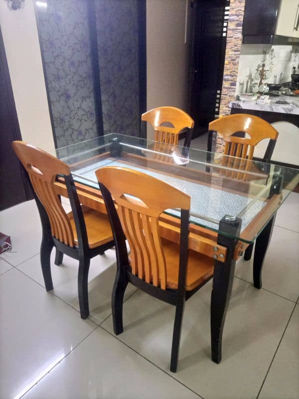 Dining table for sale 0