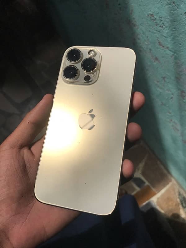 selling iphone 14 pro max gold 3