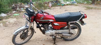 125 For sale in new condition contact 03308430646