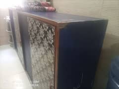 cabinet in good condition