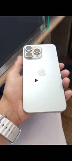 iPhone 15 pro max Natural Titanium