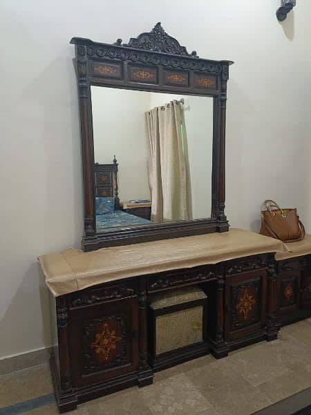 Dressing Table/ Home Decor/ Mirror/ room mirror 2