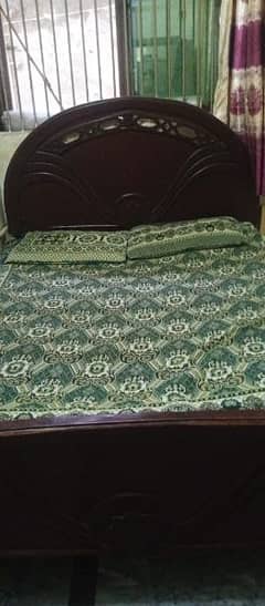 queen size bed with mattress