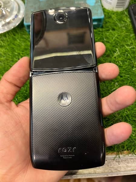 Motorola Razr 10/10 Peice 4