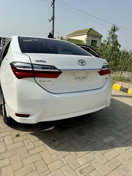 Toyota Corolla GLI 2018 Superwhite 4