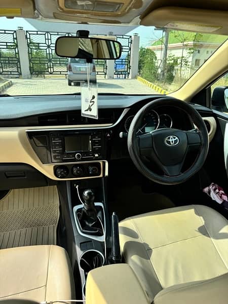 Toyota Corolla GLI 2018 Superwhite 10