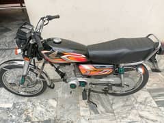 Honda 125 Black 2022 Model. Original condition. Total gunein. 03056388474