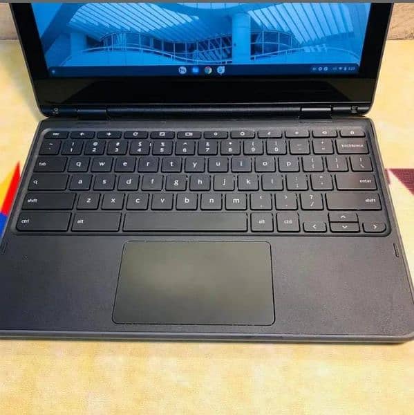 Lenovo ChromeBook 300E  4GB RAM  32GB Storage 1