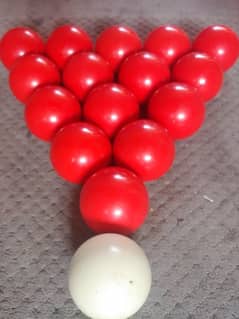 SNOOKER BALLS