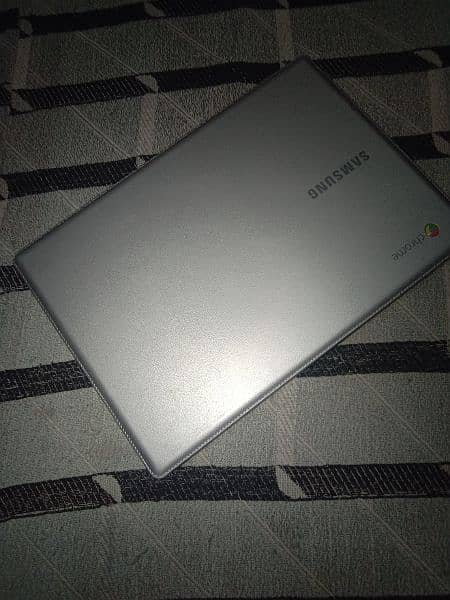 Chrome Book 0