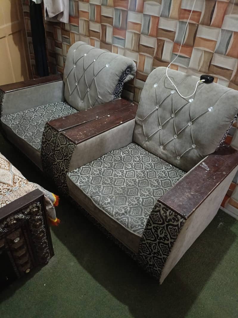 Sofa set 5 seater 3