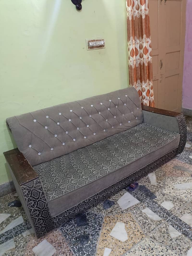 Sofa set 5 seater 4