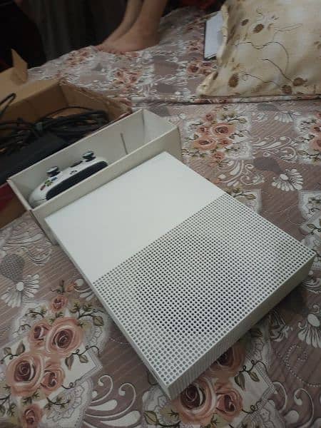 Xbox one s500 GB 5