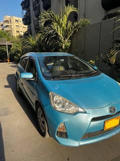 Toyota Aqua hybrid G push top of the line bt prius axio fit vezel alto 0