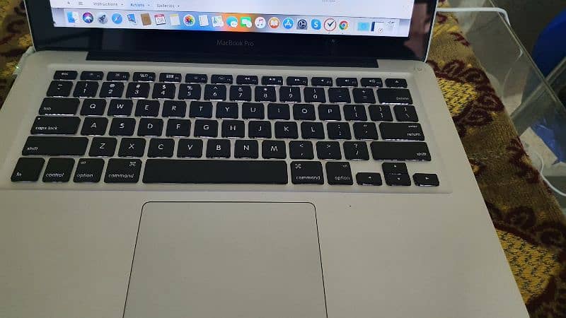 Macbook mid 2012 Core i5 8gb ram 500 hdd 0