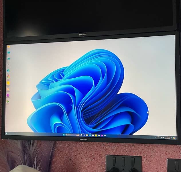 Samsung Original 32”Inch 4K Monitor 1