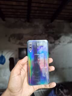 SAMSUNG A50