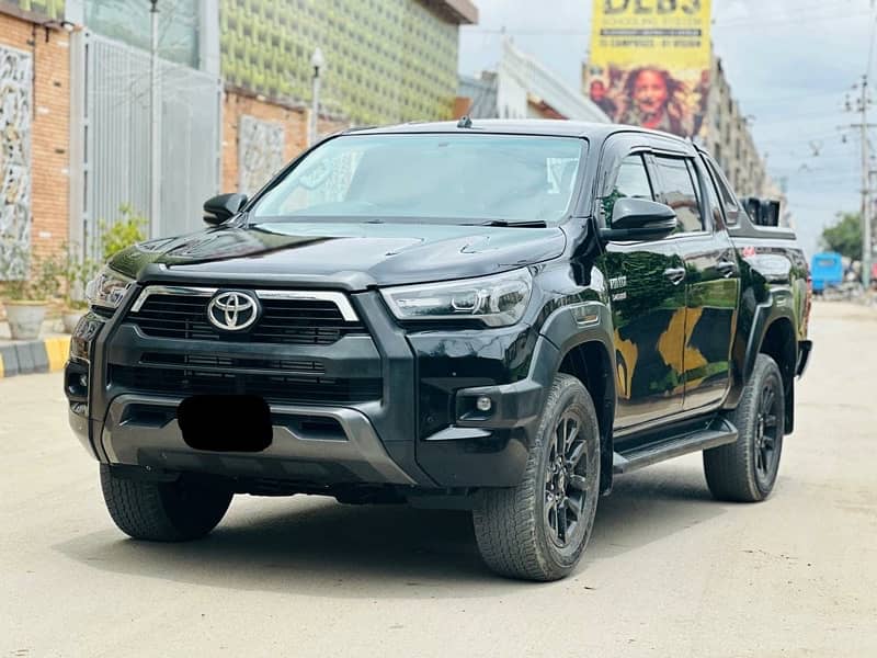 Toyota Hilux 2022 3