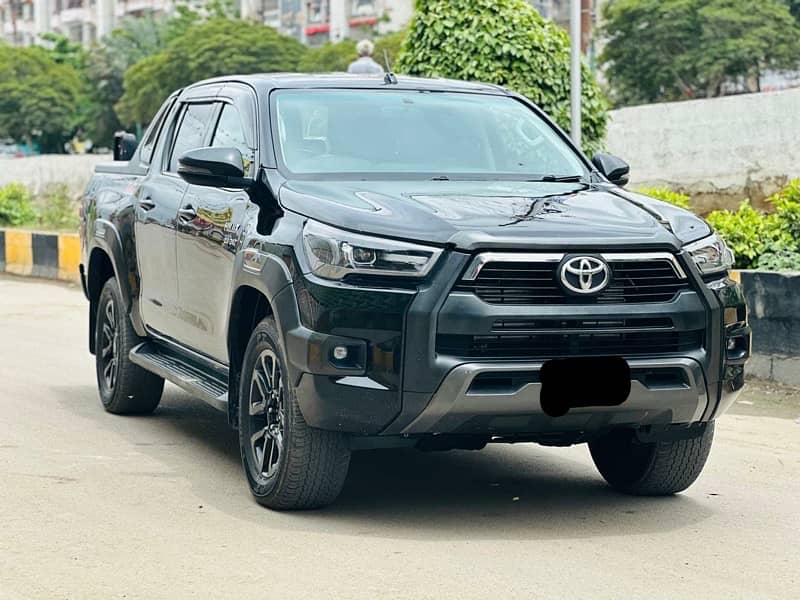 Toyota Hilux 2022 4