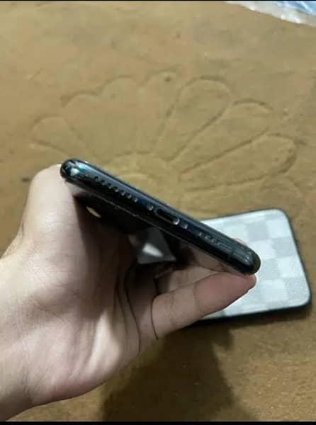 iPhone 11 pro max 3