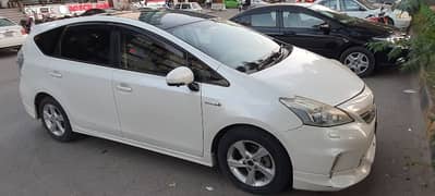 Toyota Prius Alpha 2012