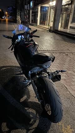 Yamaha R1m 400cc