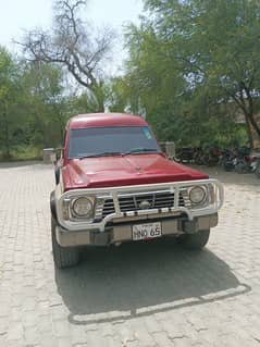 Nissan Patrol 1990