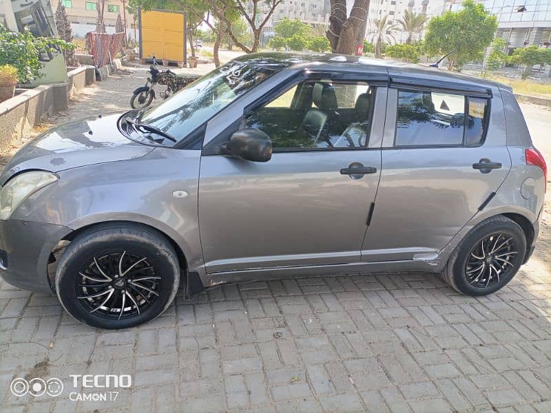 Suzuki Swift DX 1.3 2015(urgent sale) 0