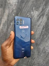 Motorola one 5G uw